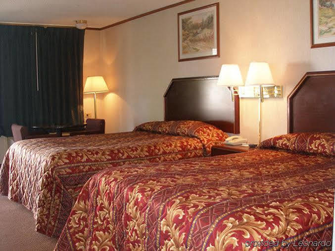 Red Carpet Inn Greensboro Buitenkant foto